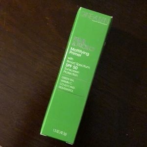 Cane + Austin Prime and Protect Mattifying Primer